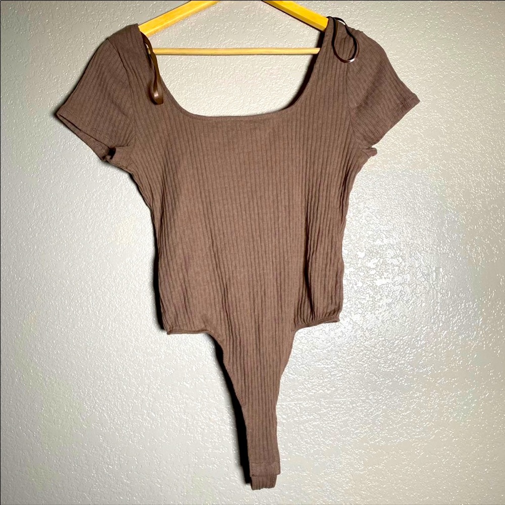 Women’s Medium * Brown Body * NWT